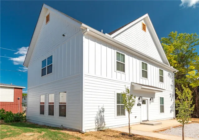 Photo 1 of Single family home for sale at 1640 N Leverett Ave, Fayetteville, AR 72703 | MLS# 1354139 | Listing updated on 2026-08-17