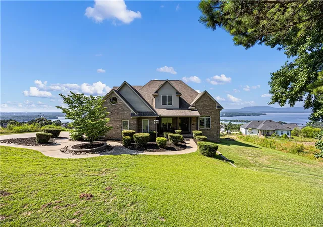 Photo 2 of Sale Pending at 49 Castle Rock Dr, Russellville, AR 72802 | MLS# 1353565 | Listing updated on 2026-08-17