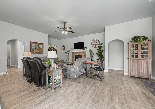 Photo 4 of Sale Pending at 2400 Graham Ln, Pea Ridge, AR 72751 | MLS# 1353525 | Listing updated on 2026-09-22