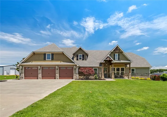 Single family home for sale at 15468 Vaughn Rd, Decatur, AR 72722 | MLS# 1354252