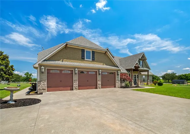 Photo 2 of Single family home for sale at 15468 Vaughn Rd, Decatur, AR 72722 | MLS# 1354252 | Listing updated on 2026-08-17