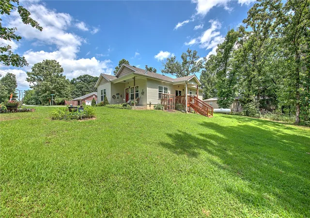 Photo 3 of Single family home for sale at 9 Kincardine Dr, Bella Vista, AR 72715 | MLS# 1354019 | Listing updated on 2026-08-23