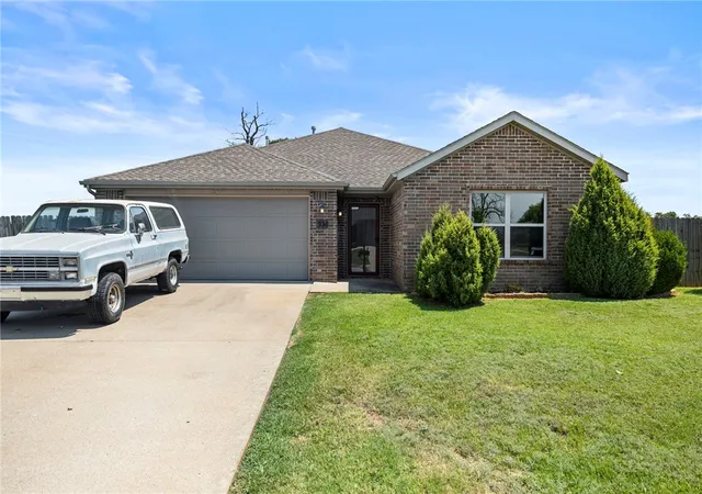 Photo 2 of Single family home for sale at 331 Violet St, Centerton, AR 72719 | MLS# 1354340 | Listing updated on 2026-08-19