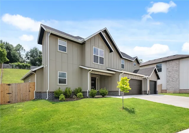 Photo 2 of Single family home for sale at 1309 Bunker Dr, Pea Ridge, AR 72751 | MLS# 1354314 | Listing updated on 2026-08-23