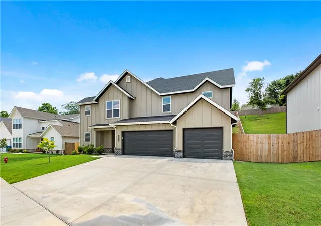 Photo 3 of Single family home for sale at 1309 Bunker Dr, Pea Ridge, AR 72751 | MLS# 1354314 | Listing updated on 2026-08-23