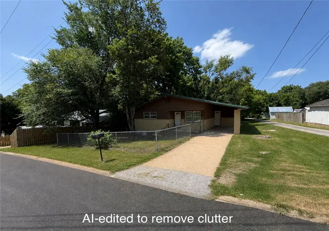 Photo 1 of Single family home for sale at 103 E College Ave, Harrison, AR 72601 | MLS# 1354439 | Listing updated on 2026-08-19