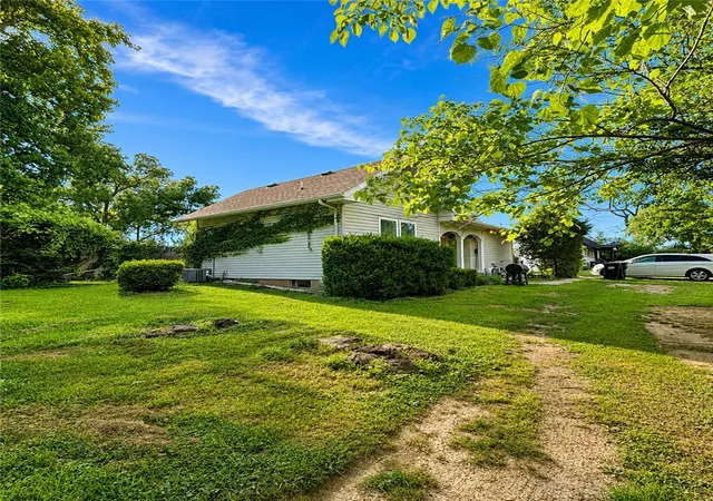 Photo 3 of Single family home for sale at 1008 N D St, Rogers, AR 72756 | MLS# 1354463 | Listing updated on 2026-08-25