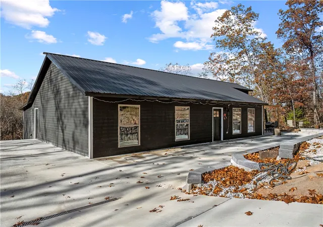 Photo 2 of Single family home for sale at 6144 Parliament Dr, Harrison, AR 72601 | MLS# 1354467 | Listing updated on 2026-08-26