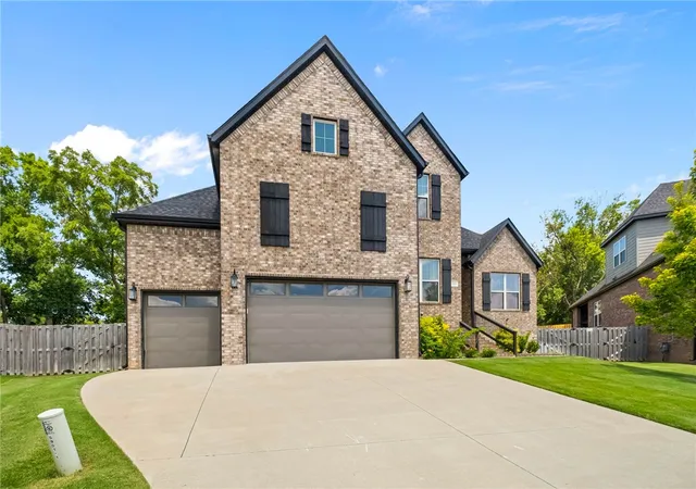 Photo 3 of Sale Pending at 5901 SW Hawkes St, Bentonville, AR 72713 | MLS# 1354598 | Listing updated on 2026-08-22