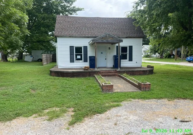 Photo 1 of Sale Pending at 725 Madison St, Siloam Springs, AR 72761 | MLS# 1354949 | Listing updated on 2026-08-26