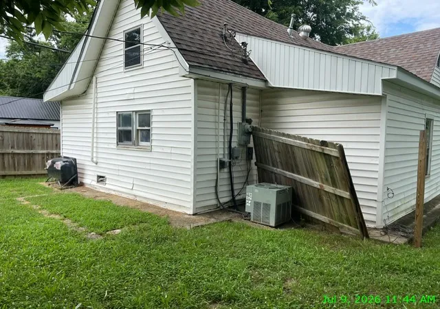 Photo 2 of Sale Pending at 725 Madison St, Siloam Springs, AR 72761 | MLS# 1354949 | Listing updated on 2026-08-26