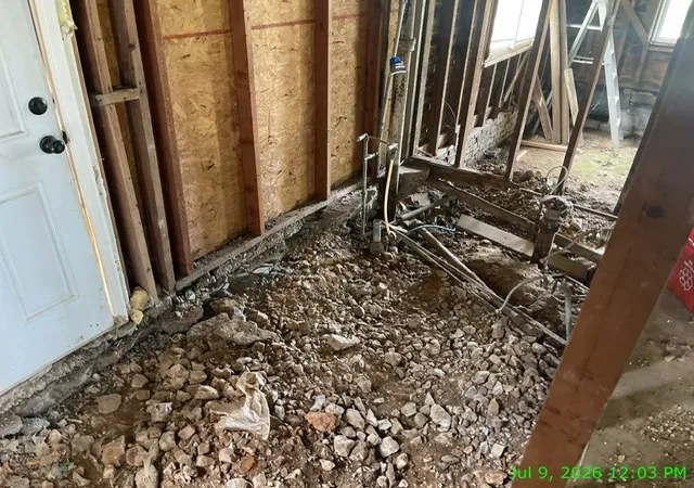 Photo 3 of Sale Pending at 725 Madison St, Siloam Springs, AR 72761 | MLS# 1354949 | Listing updated on 2026-08-26