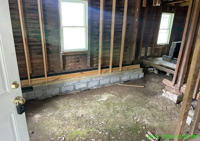 Photo 3 of Sale Pending at 725 Madison St, Siloam Springs, AR 72761 | MLS# 1354949 | Listing updated on 2026-08-26