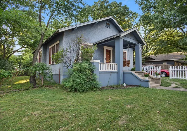 Photo 2 of Single family home for sale at 506 N Wright St, Siloam Springs, AR 72761 | MLS# 1354975 | Listing updated on 2026-08-18