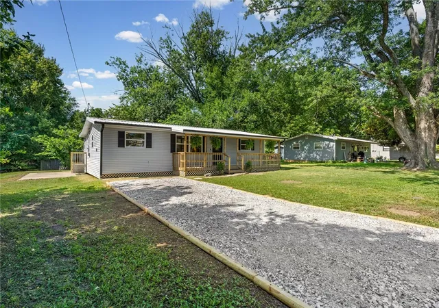 Photo 4 of Sale Pending at 117 Van Dorn St, Pea Ridge, AR 72751 | MLS# 1355030 | Listing updated on 2026-09-16