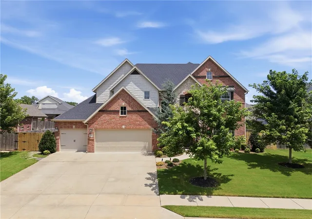 Photo 2 of Single family home for sale at 1570 Glastonbury Dr, Centerton, AR 72719 | MLS# 1355073 | Listing updated on 2026-08-24