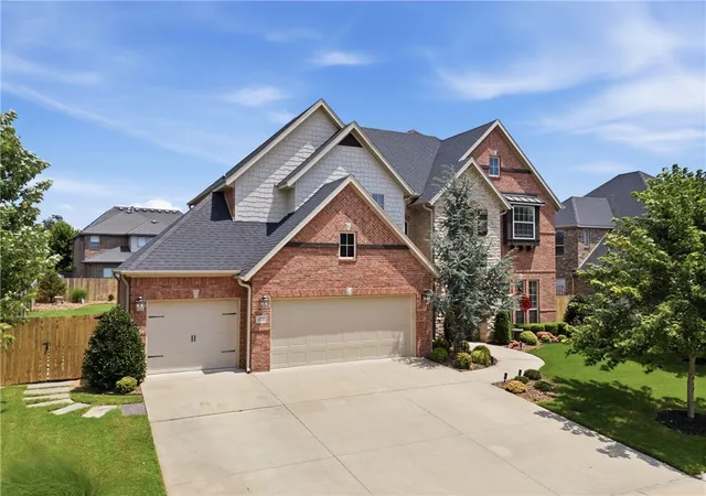 Photo 3 of Single family home for sale at 1570 Glastonbury Dr, Centerton, AR 72719 | MLS# 1355073 | Listing updated on 2026-08-24