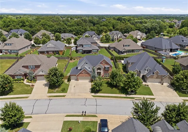 Photo 5 of Single family home for sale at 1570 Glastonbury Dr, Centerton, AR 72719 | MLS# 1355073 | Listing updated on 2026-08-24