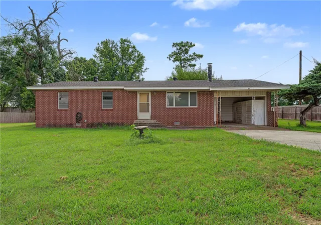Photo 3 of Sale Pending at 804 W Price Ln, Rogers, AR 72758 | MLS# 1355334 | Listing updated on 2026-08-11