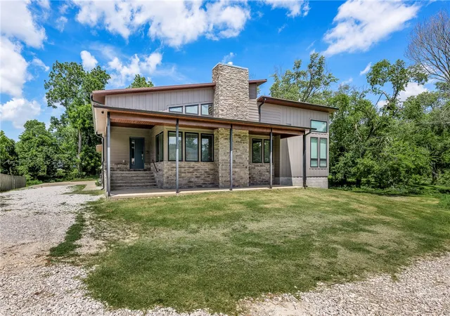 Photo 3 of Single family home for sale at 517 Hook St, Bentonville, AR 72712 | MLS# 1353949 | Listing updated on 2026-08-10