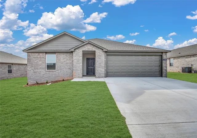 Photo 1 of Sale Pending at 1332 Ridgeview Dr, Springdale, AR 72762 | MLS# 1355392 | Listing updated on 2026-08-13