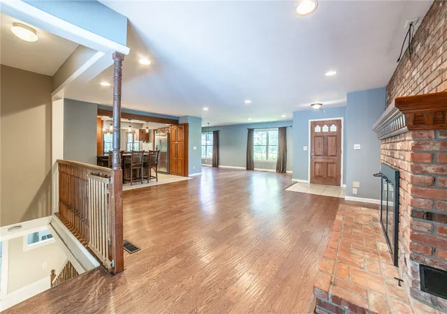 Photo 3 of Single family home for sale at 809 Summit Loop, Rogers, AR 72756 | MLS# 1355404 | Listing updated on 2026-08-23