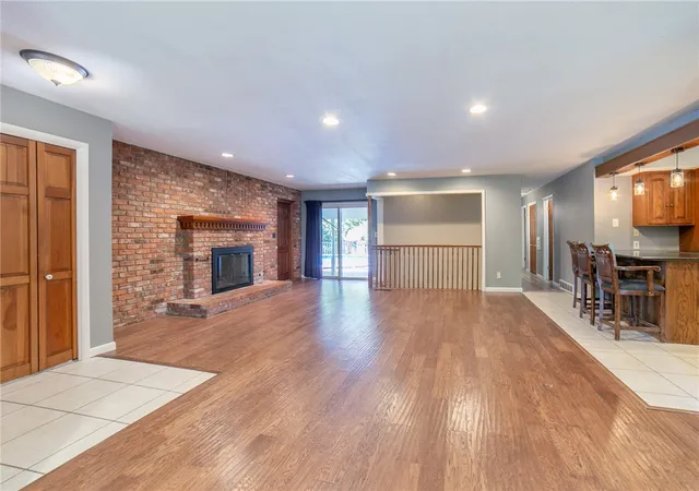 Photo 3 of Single family home for sale at 809 Summit Loop, Rogers, AR 72756 | MLS# 1355404 | Listing updated on 2026-09-23