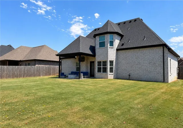 2nd image of 1860 Sunrise Cir, Centerton, AR 72719 | MLS# 1355540