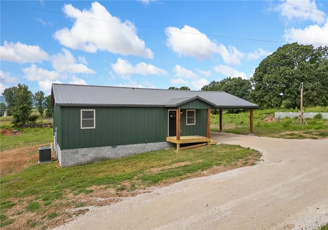 3rd image of 445 Cemetery Rd, Alpena, AR 72611 | MLS# 1355652