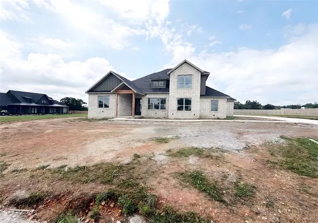 Photo 3 of Sale Pending at 3111 Bloomfield St, Bentonville, AR 72713 | MLS# 1355736 | Listing updated on 2026-08-11