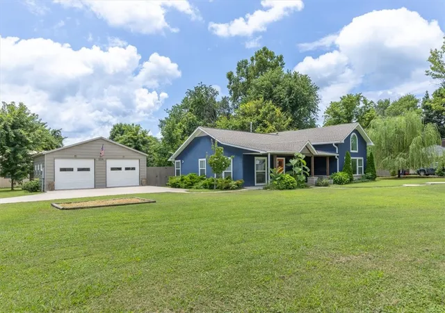 Photo 3 of Sale Pending at 224 E Lake Francis Dr, Siloam Springs, AR 72761 | MLS# 1355151 | Listing updated on 2026-08-09