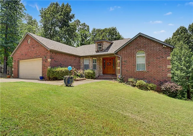 2nd image of 5 Queensborough Dr, Bella Vista, AR 72715 | MLS# 1355503