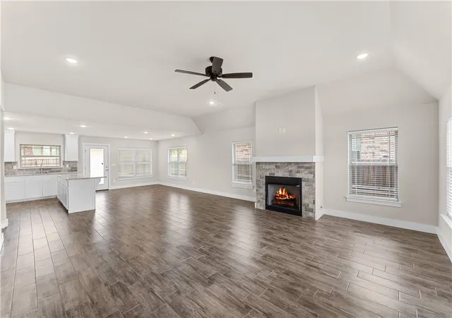 Photo 2 of Sale Pending at 711 Taylor St, Siloam Springs, AR 72761 | MLS# 1355777 | Listing updated on 2026-08-21