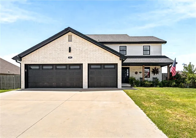 Photo 1 of Single family home for sale at 721 Braeburn Ct, Bentonville, AR 72712 | MLS# 1356098 | Listing updated on 2026-08-23