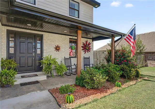 Photo 2 of Single family home for sale at 721 Braeburn Ct, Bentonville, AR 72712 | MLS# 1356098 | Listing updated on 2026-08-23