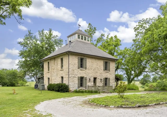 Photo 1 of Single family home for sale at 2597 County Rd 327, Berryville, AR 72616 | MLS# 1356005 | Listing updated on 2026-09-15