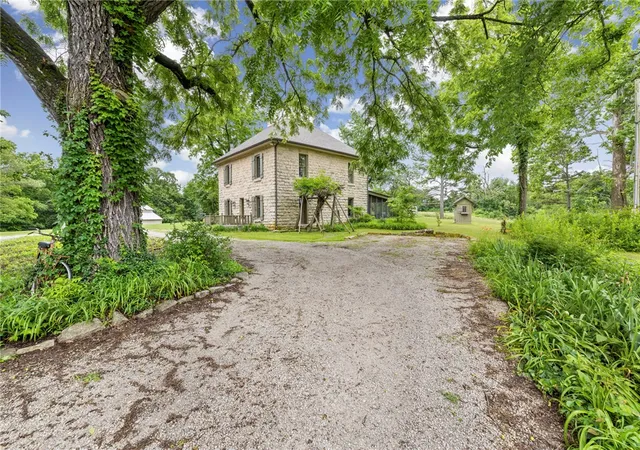 Photo 3 of Single family home for sale at 2597 County Rd 327, Berryville, AR 72616 | MLS# 1356005 | Listing updated on 2026-09-15