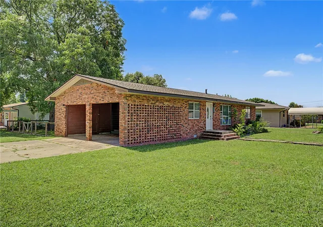 Photo 2 of Single family home for sale at 263 Van Dorn St, Pea Ridge, AR 72751 | MLS# 1356126 | Listing updated on 2026-08-12
