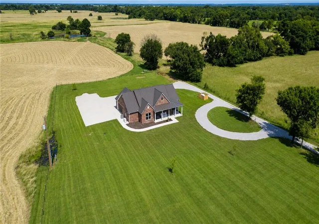Photo 1 of Single family home for sale at 10101 N Highway 43, Maysville, AR 72747 | MLS# 1355837 | Listing updated on 2026-09-15
