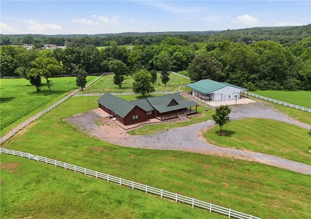 1st image of 379 Cottage Creek Ln, Bee Branch, AR 72013 | MLS# 1356262