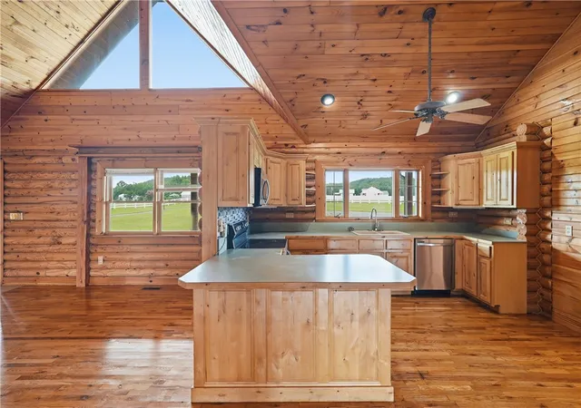 3rd image of 379 Cottage Creek Ln, Bee Branch, AR 72013 | MLS# 1356262