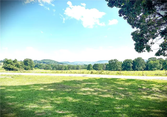 3rd image of 138 County Road 6411, Green Forest, AR 72638 | MLS# 1356165