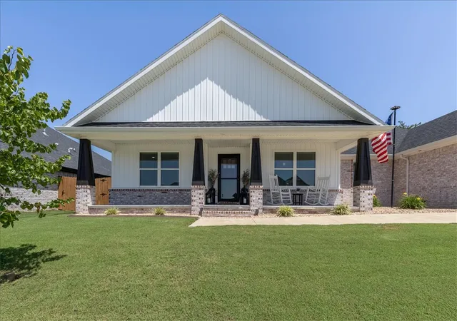 Photo 4 of Sale Pending at 700 Morgan St, Centerton, AR 72719 | MLS# 1356312 | Listing updated on 2026-08-20