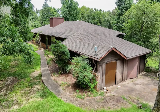 Photo 5 of Single family home for sale at 1060 Wheeler Bnd Rd, Russellville, AR 72802 | MLS# 1356357 | Listing updated on 2026-08-10