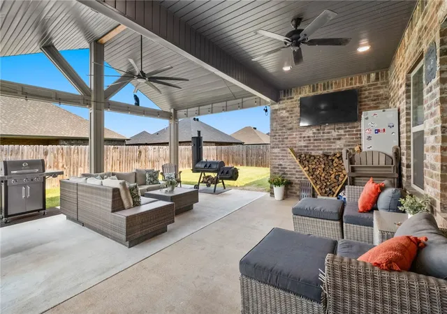 Photo 1 of Single family home for sale at 1025 Tracey Ln, Pea Ridge, AR 72751 | MLS# 1356558 | Listing updated on 2026-08-20
