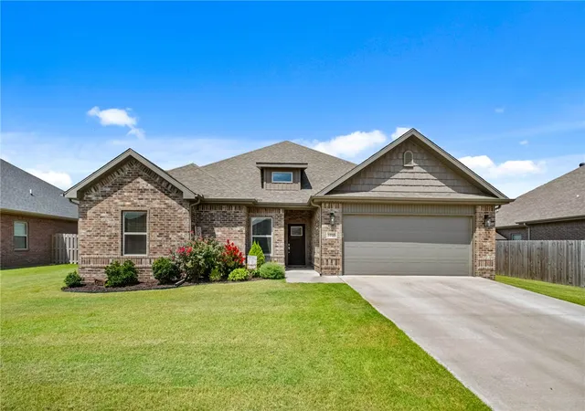 Photo 2 of Single family home for sale at 1025 Tracey Ln, Pea Ridge, AR 72751 | MLS# 1356558 | Listing updated on 2026-08-20