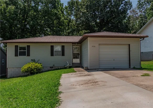 1st image of 3702 Shields Dr, Harrison, AR 72601 | MLS# 1356454