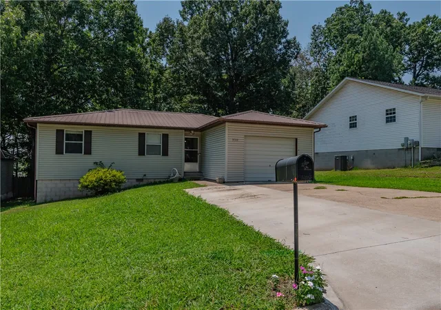 2nd image of 3702 Shields Dr, Harrison, AR 72601 | MLS# 1356454