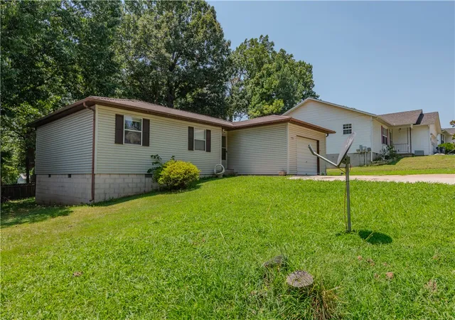3rd image of 3702 Shields Dr, Harrison, AR 72601 | MLS# 1356454