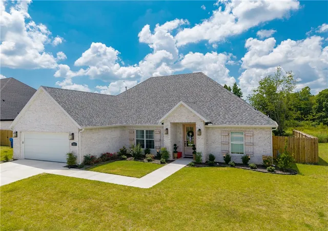 Photo 2 of Sale Pending at 3503 E Lexus Dr, Fayetteville, AR 72764 | MLS# 1356630 | Listing updated on 2026-08-25
